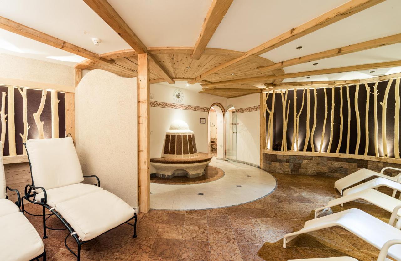 Garni Hotel Rosengarten B&B Selva di Val Gardena Eksteriør bilde