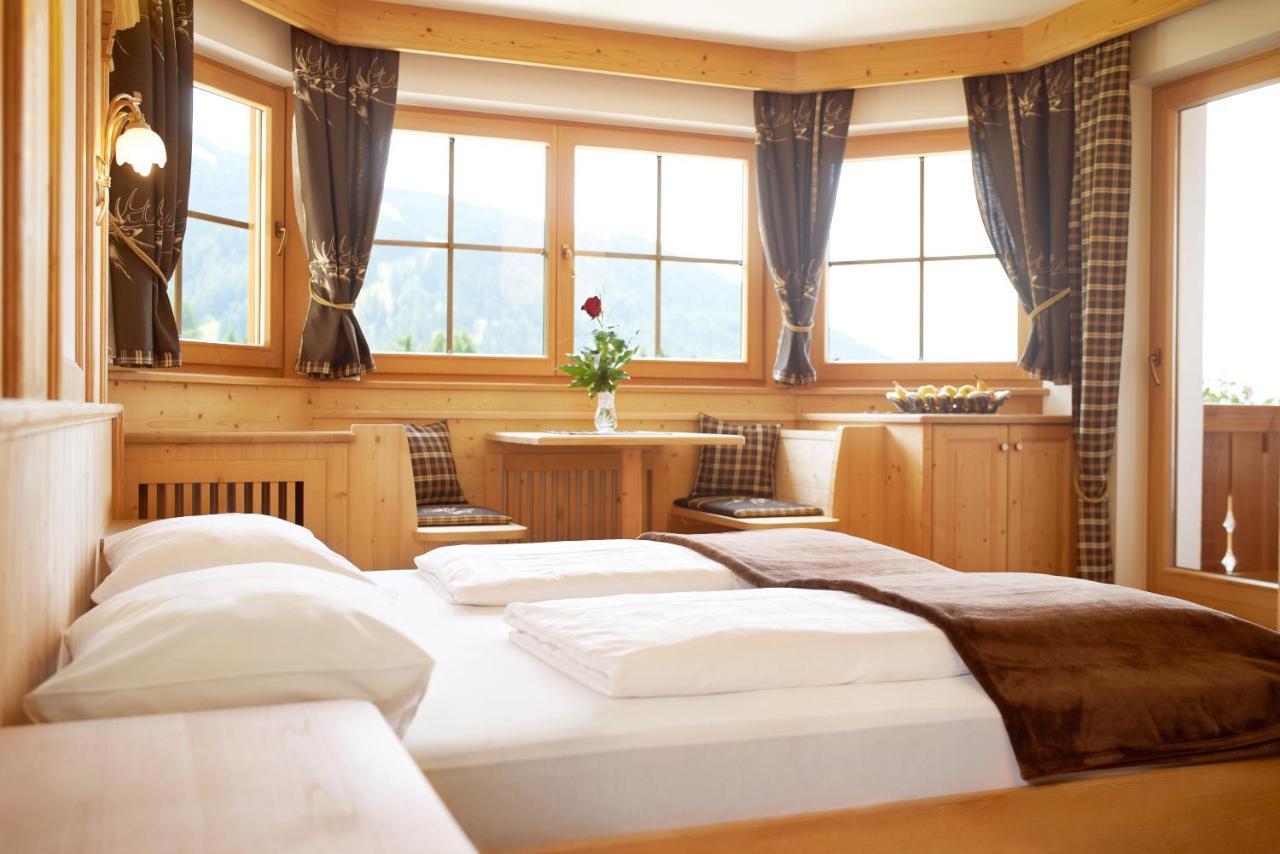 Garni Hotel Rosengarten B&B Selva di Val Gardena Eksteriør bilde