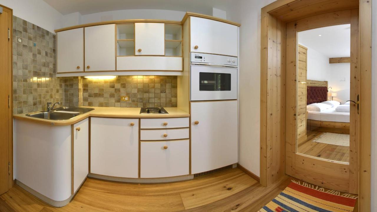Garni Hotel Rosengarten B&B Selva di Val Gardena Eksteriør bilde