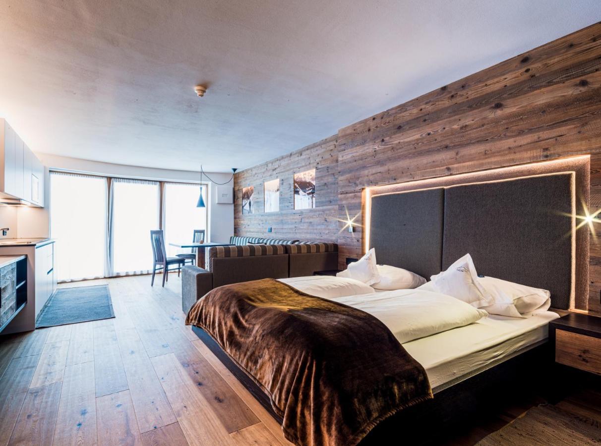 Garni Hotel Rosengarten B&B Selva di Val Gardena Eksteriør bilde
