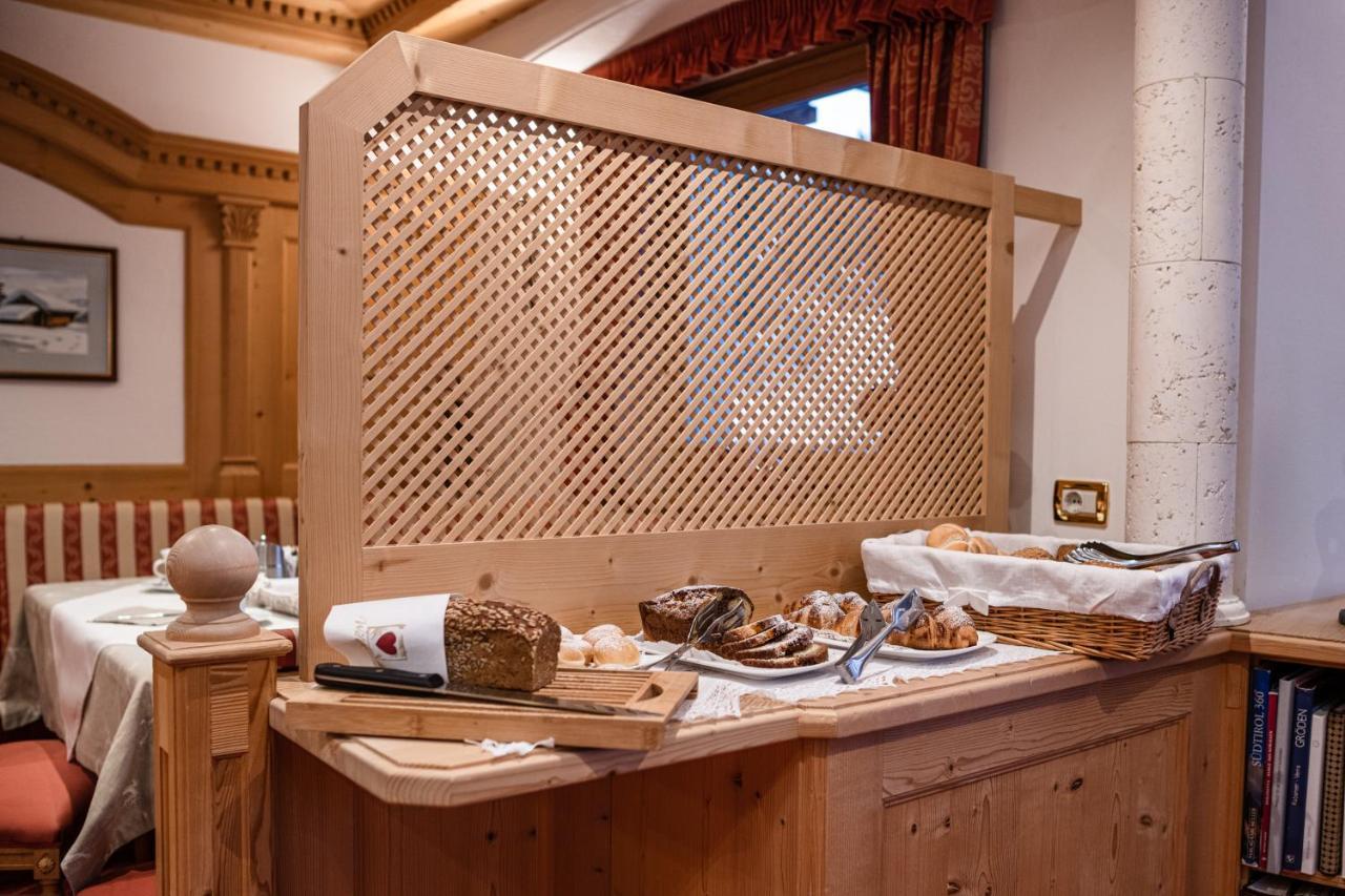 Garni Hotel Rosengarten B&B Selva di Val Gardena Eksteriør bilde