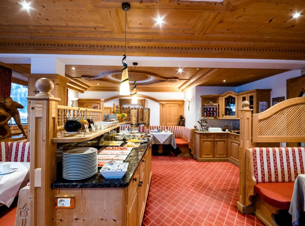 Garni Hotel Rosengarten B&B Selva di Val Gardena Eksteriør bilde