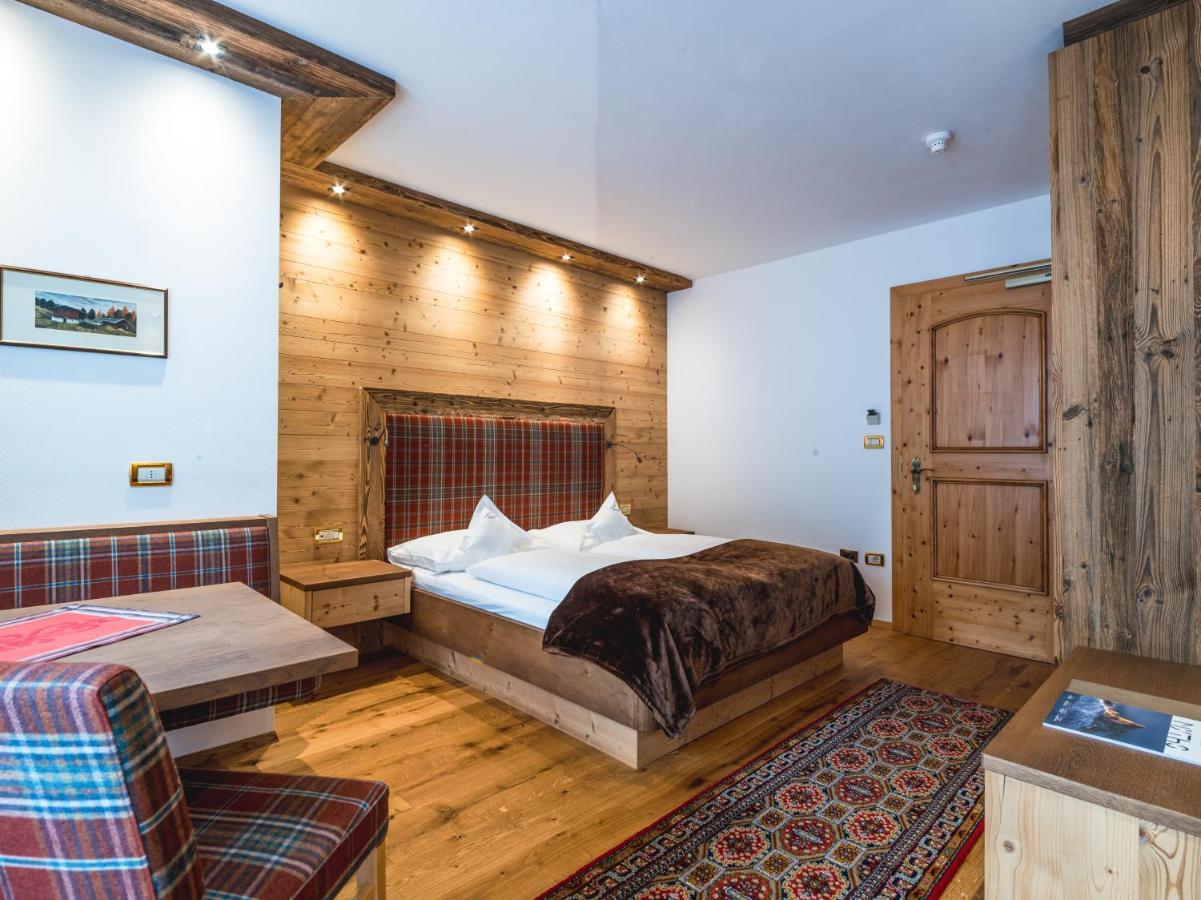 Garni Hotel Rosengarten B&B Selva di Val Gardena Eksteriør bilde
