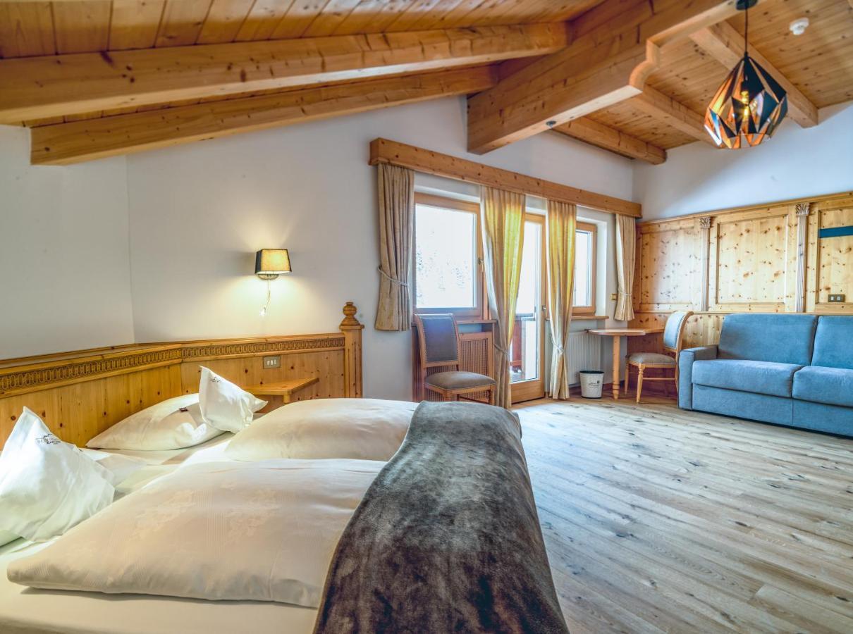 Garni Hotel Rosengarten B&B Selva di Val Gardena Eksteriør bilde