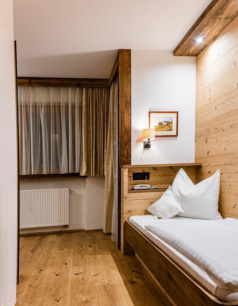 Garni Hotel Rosengarten B&B Selva di Val Gardena Eksteriør bilde