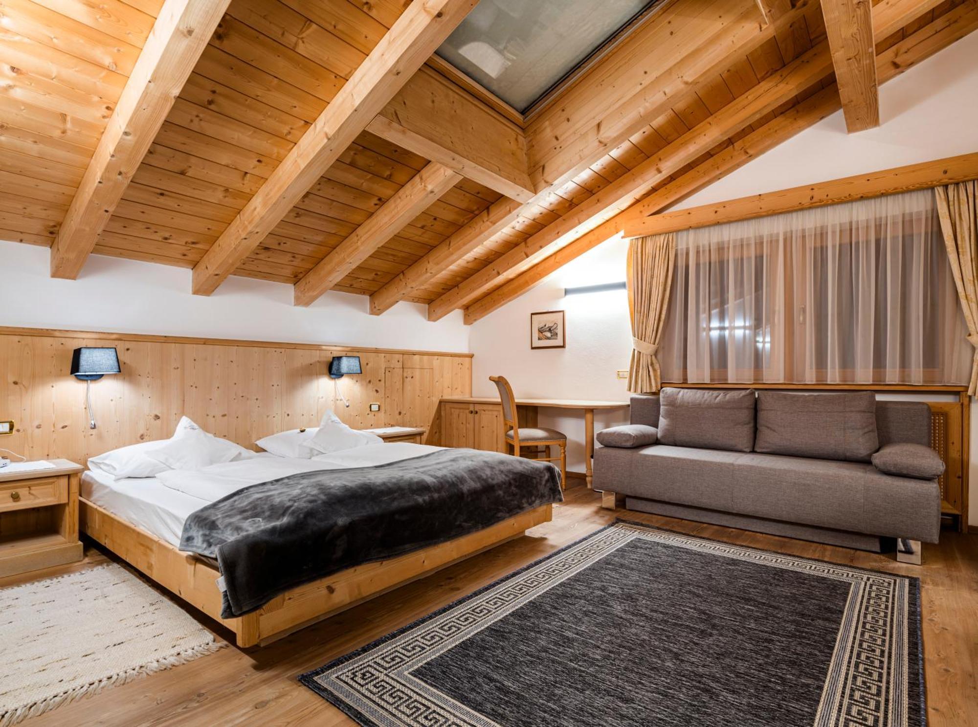 Garni Hotel Rosengarten B&B Selva di Val Gardena Eksteriør bilde