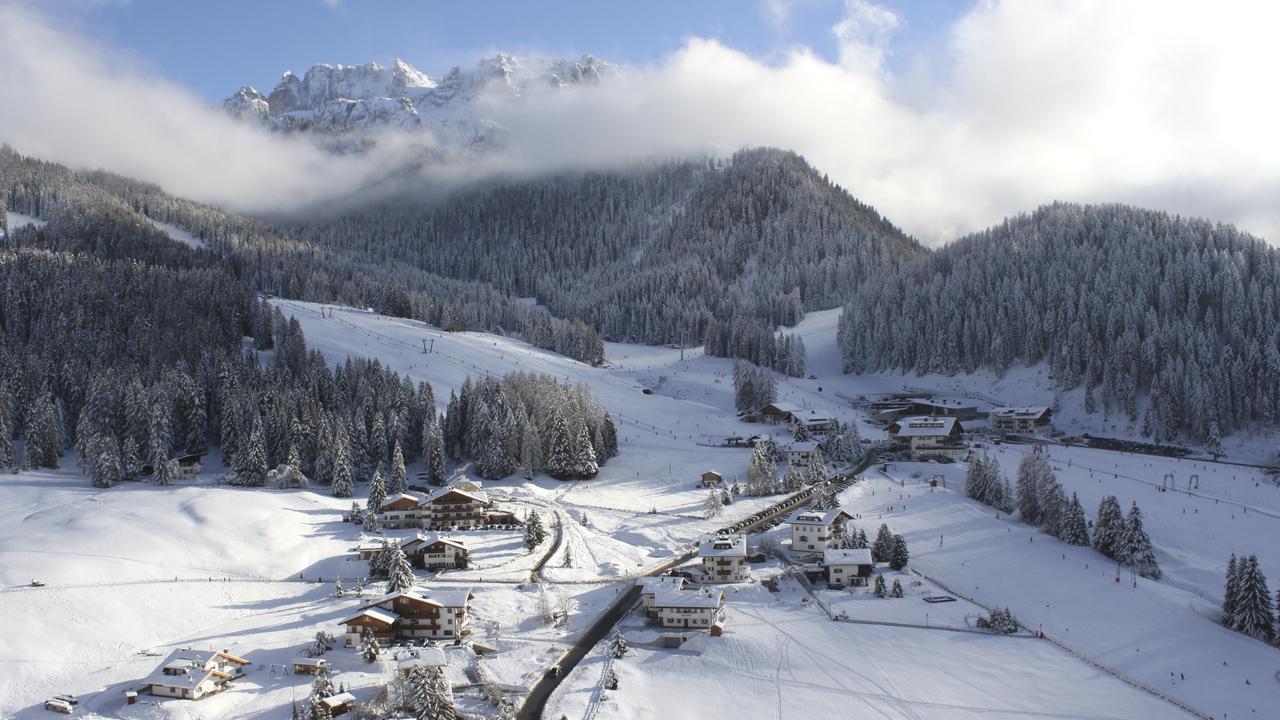 Garni Hotel Rosengarten B&B Selva di Val Gardena Eksteriør bilde