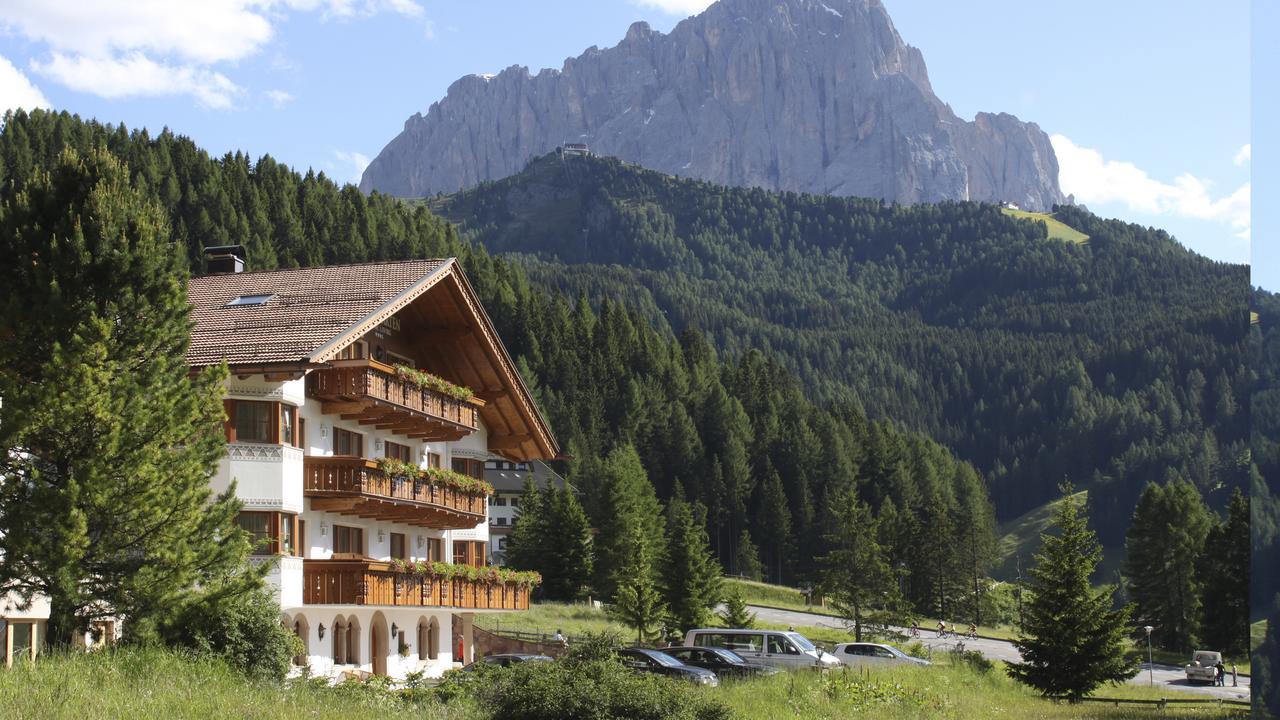 Garni Hotel Rosengarten B&B Selva di Val Gardena Eksteriør bilde