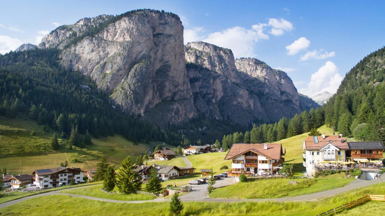 Garni Hotel Rosengarten B&B Selva di Val Gardena Eksteriør bilde